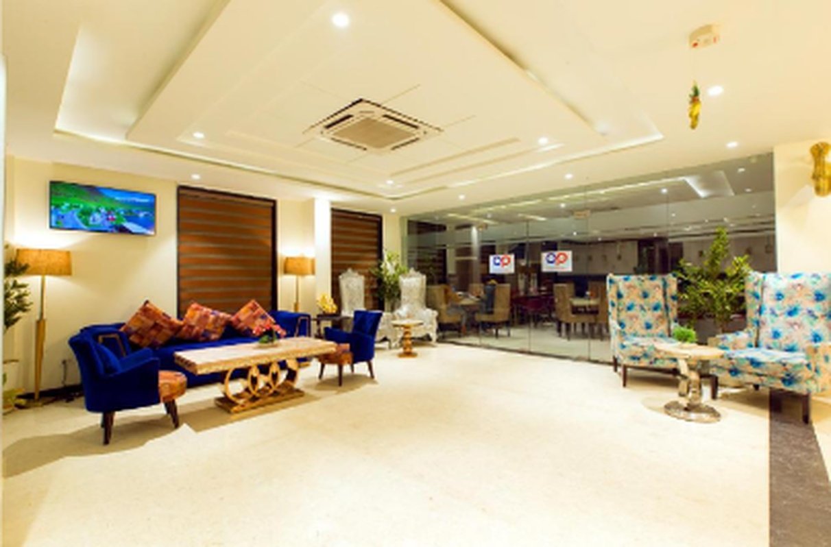 Hotel De Pavilion — Lobby Lounge & Seating Area